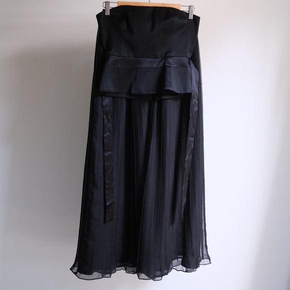 Reformation Tori two piece - Picture 4 of 8